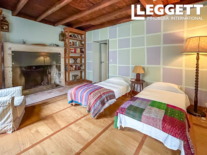 Image No.10-4 Bed House for sale