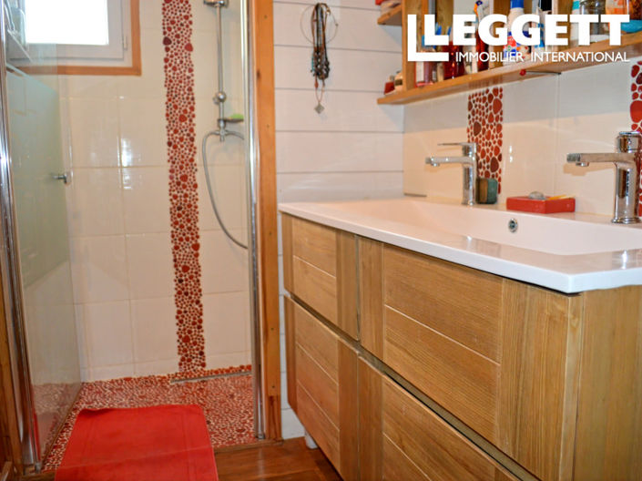 Image No.10-5 Bed House for sale