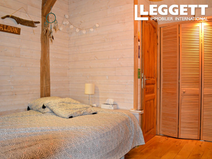 Image No.9-5 Bed House for sale