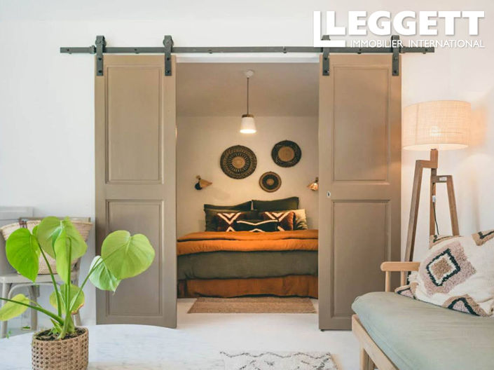 Image No.8-4 Bed House for sale