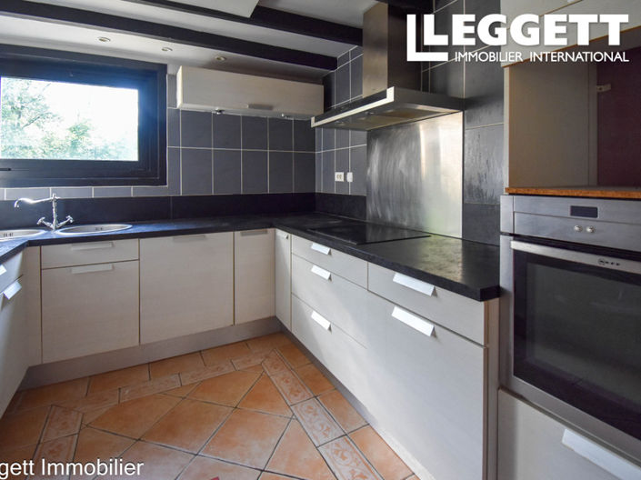 Image No.8-3 Bed House for sale