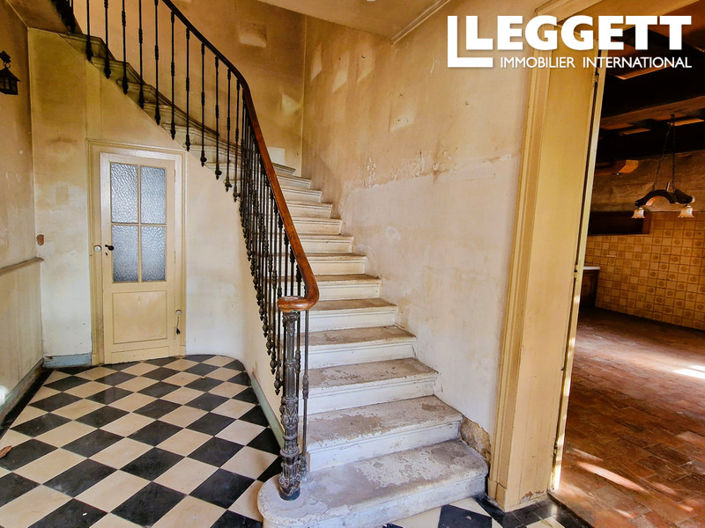 Image No.3-6 Bed Commercial for sale