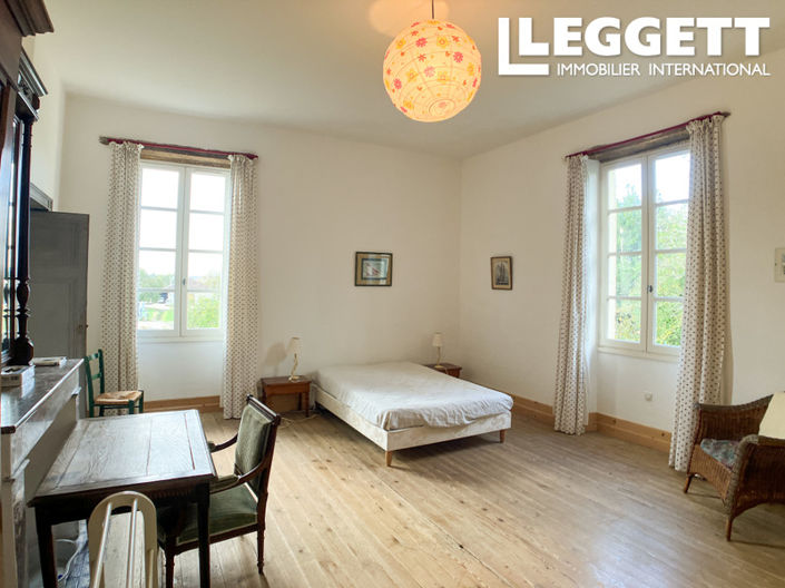 Image No.7-7 Bed House for sale