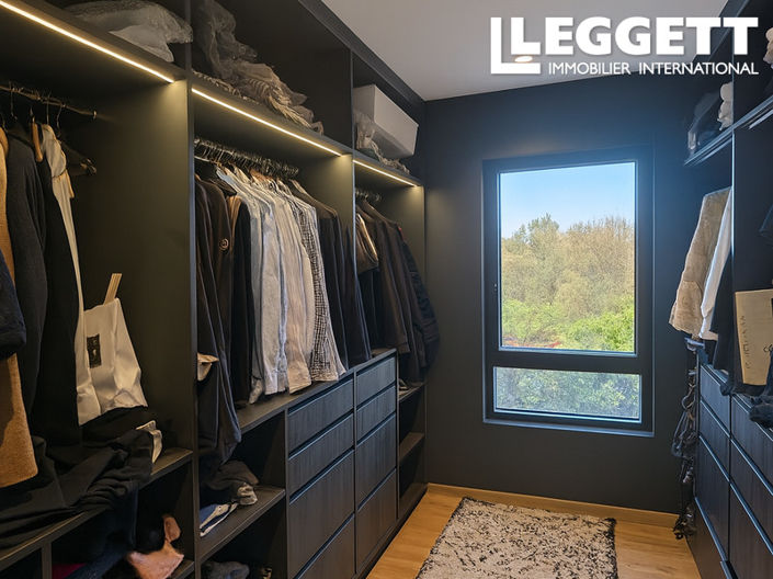 Image No.10-4 Bed House for sale