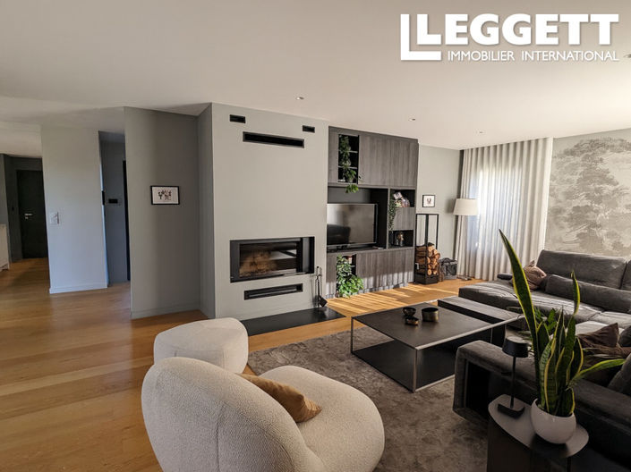 Image No.6-4 Bed House for sale