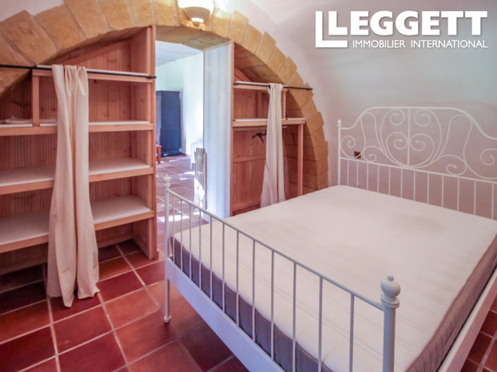 Image No.8-9 Bed Commercial for sale