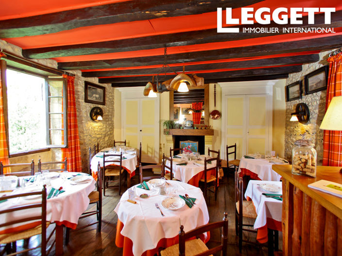 Image No.8-9 Bed Commercial for sale