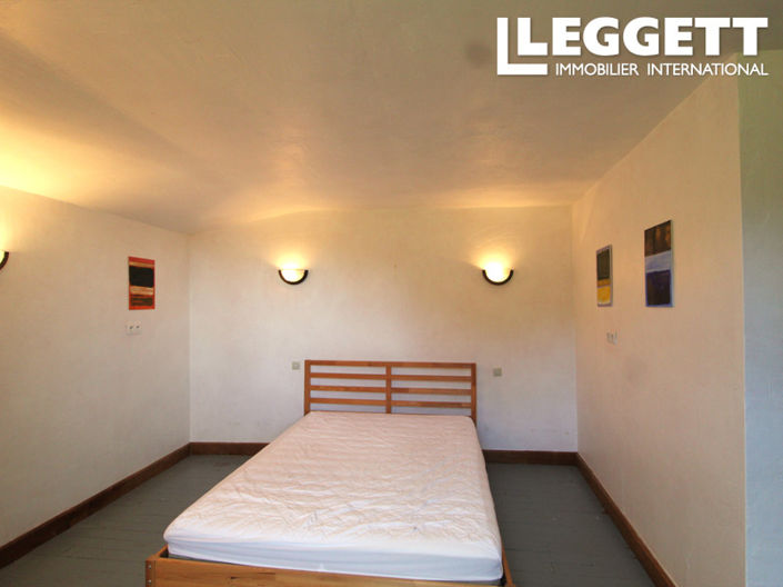 Image No.5-1 Bed House for sale