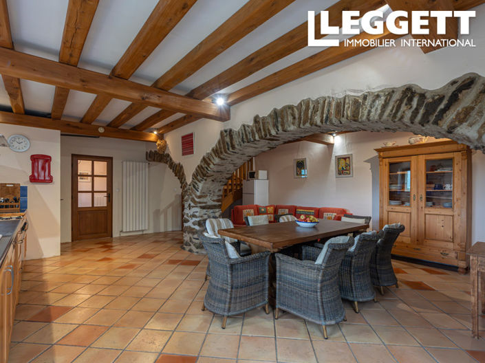 Image No.2-10 Bed House for sale