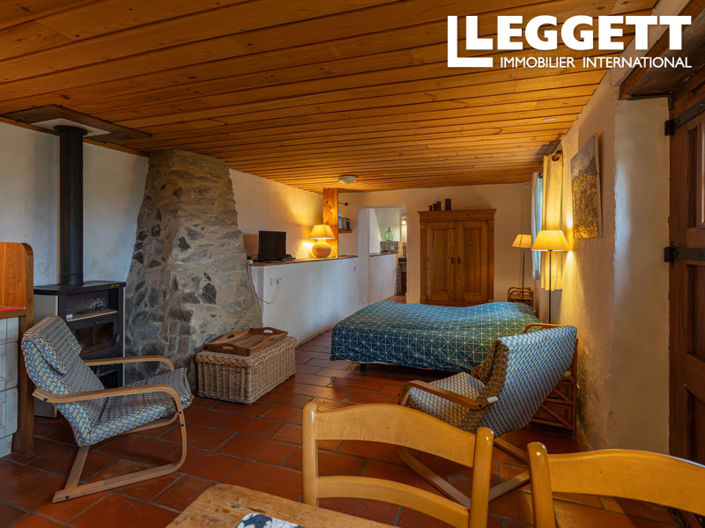 Image No.4-10 Bed House for sale