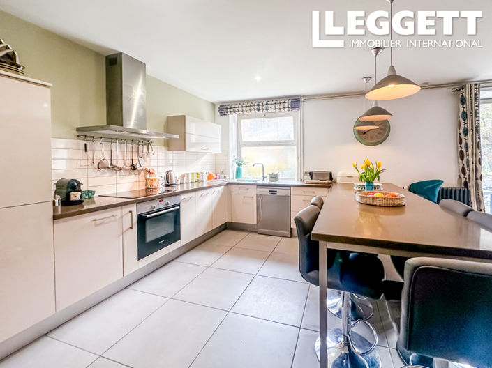 Image No.3-5 Bed House for sale