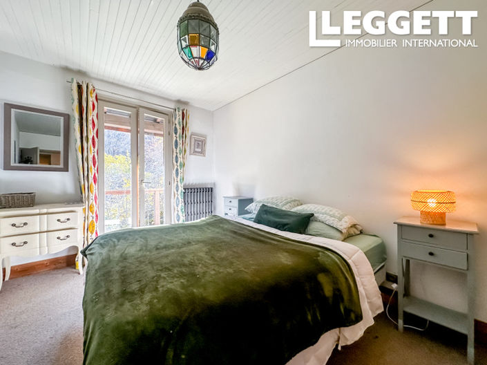 Image No.6-5 Bed House for sale