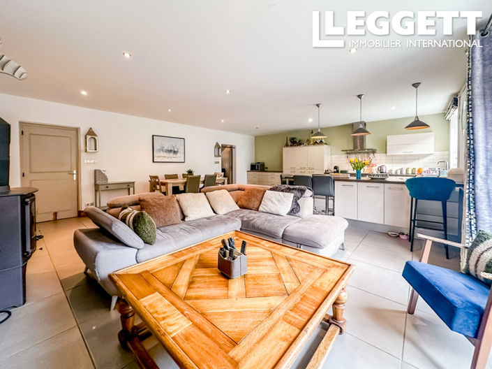 Image No.9-5 Bed House for sale