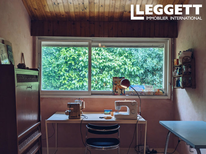 Image No.7-5 Bed House for sale