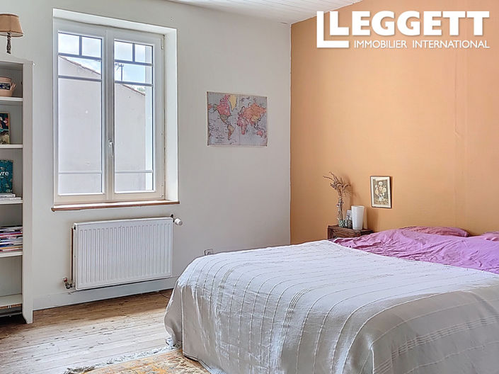 Image No.6-5 Bed House for sale