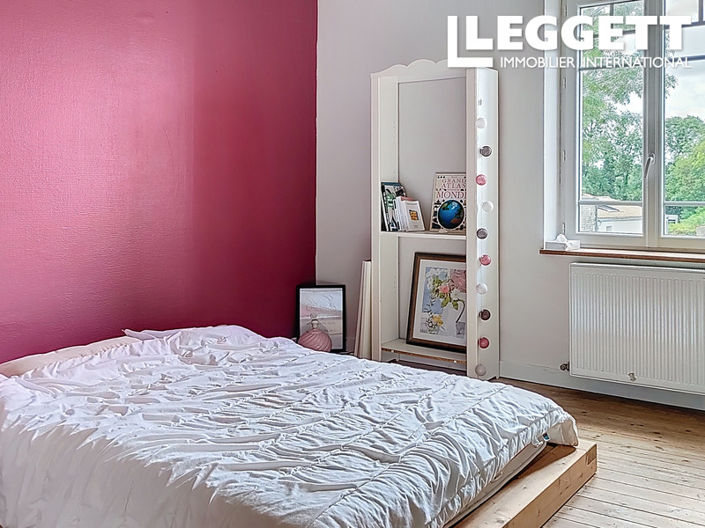 Image No.9-5 Bed House for sale