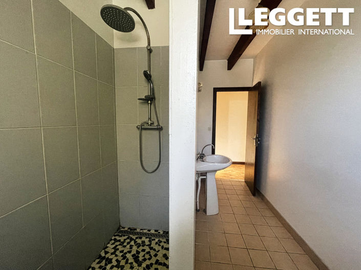 Image No.8-2 Bed House for sale