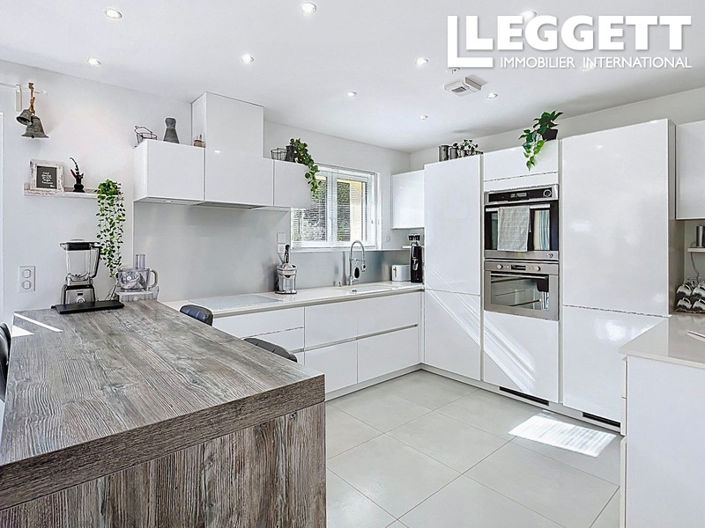 Image No.10-5 Bed House for sale