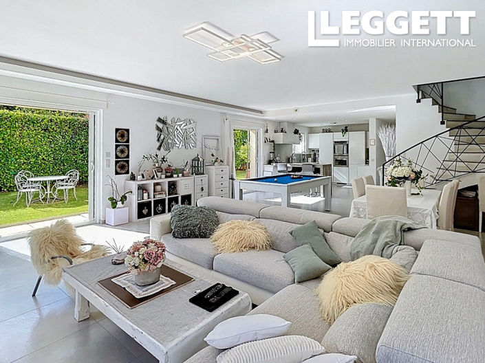 Image No.3-5 Bed House for sale