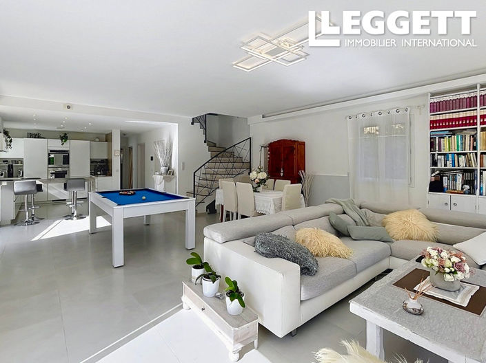 Image No.6-5 Bed House for sale