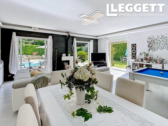 Image No.9-5 Bed House for sale