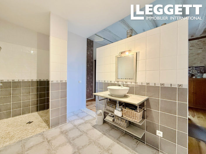 Image No.9-7 Bed House for sale