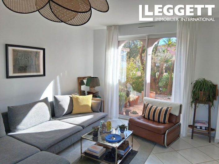 Image No.5-2 Bed House for sale