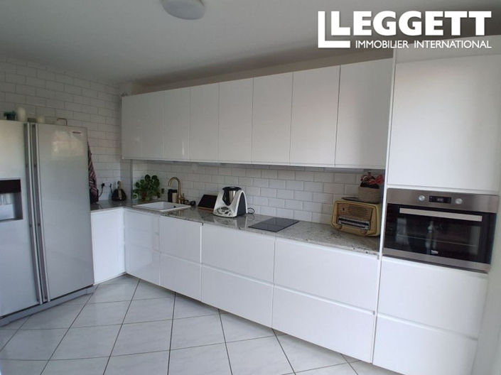 Image No.6-2 Bed House for sale