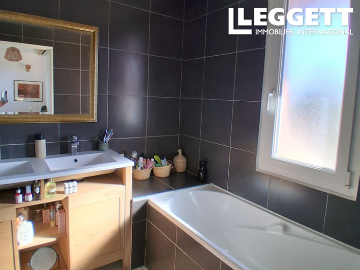 Image No.9-2 Bed House for sale