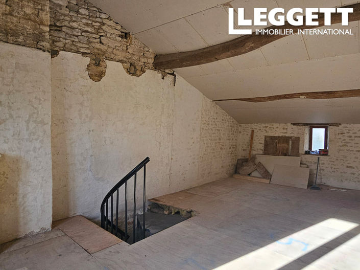 Image No.10-3 Bed House for sale