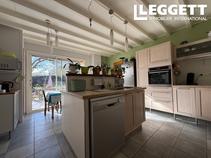 Image No.3-4 Bed House for sale