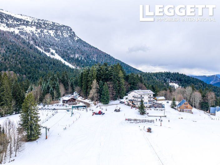 Image No.2-Commercial à vendre à Sarcenas