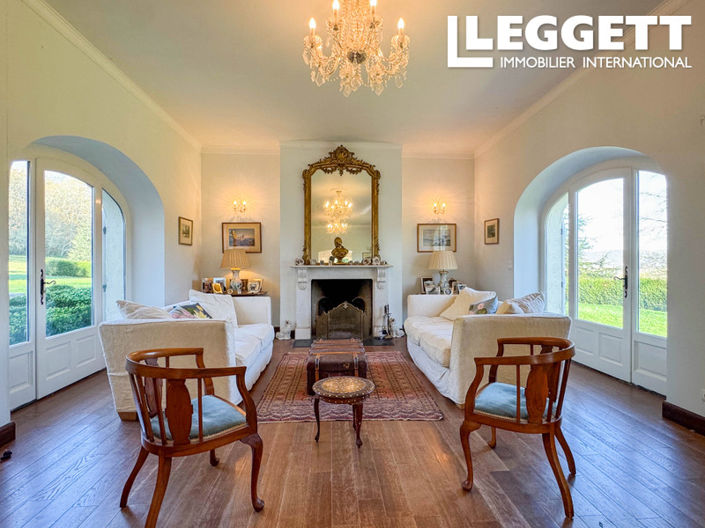 Image No.2-4 Bed House for sale