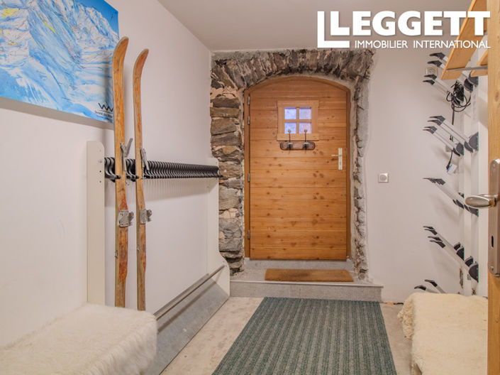 Image No.10-4 Bed House for sale