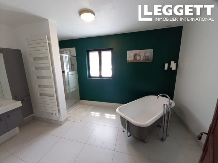 Image No.10-6 Bed House for sale