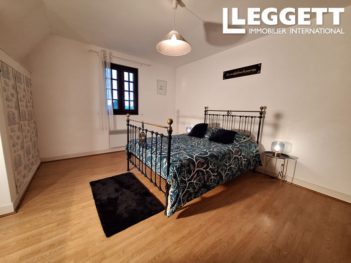 Image No.10-6 Bed House for sale