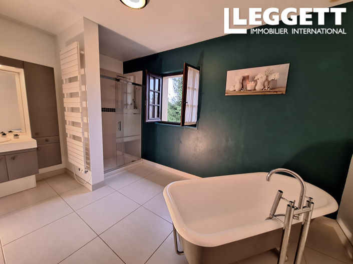 Image No.4-6 Bed House for sale