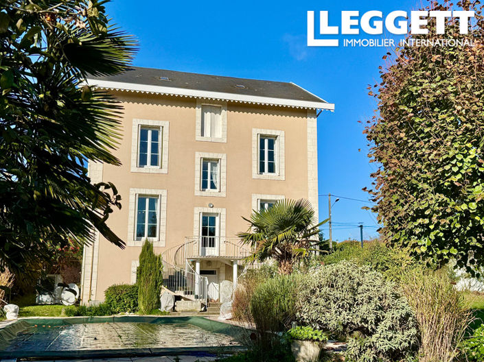 Image No.1-Maison de 5 chambres à vendre à Charente