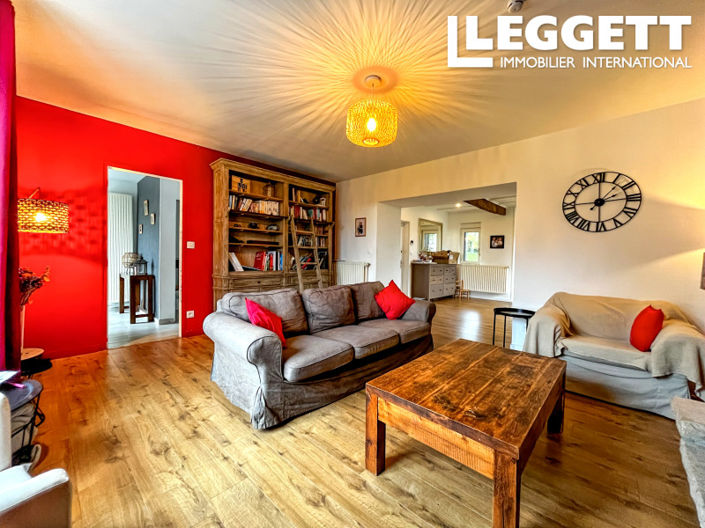 Image No.2-6 Bed House for sale