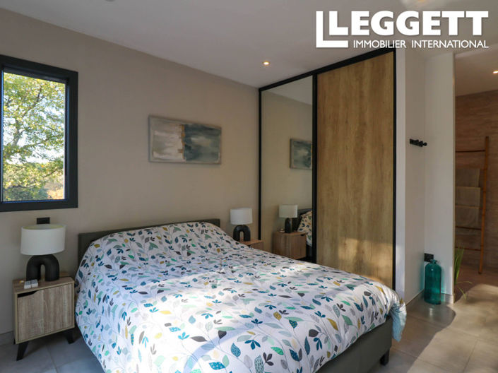 Image No.5-4 Bed House for sale