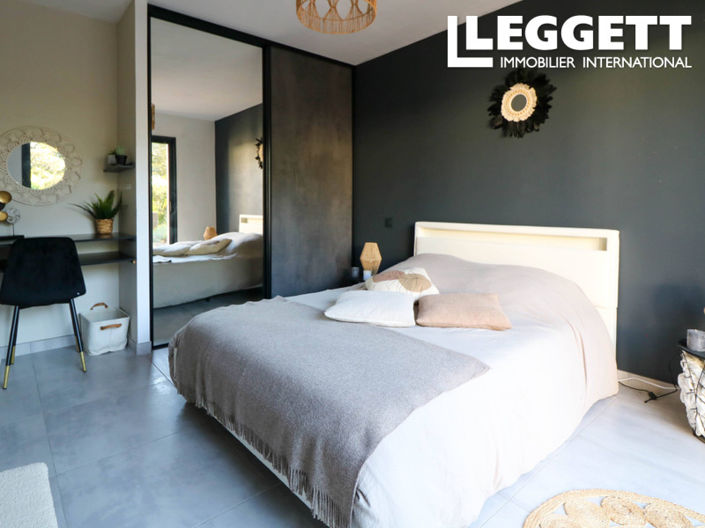 Image No.9-4 Bed House for sale