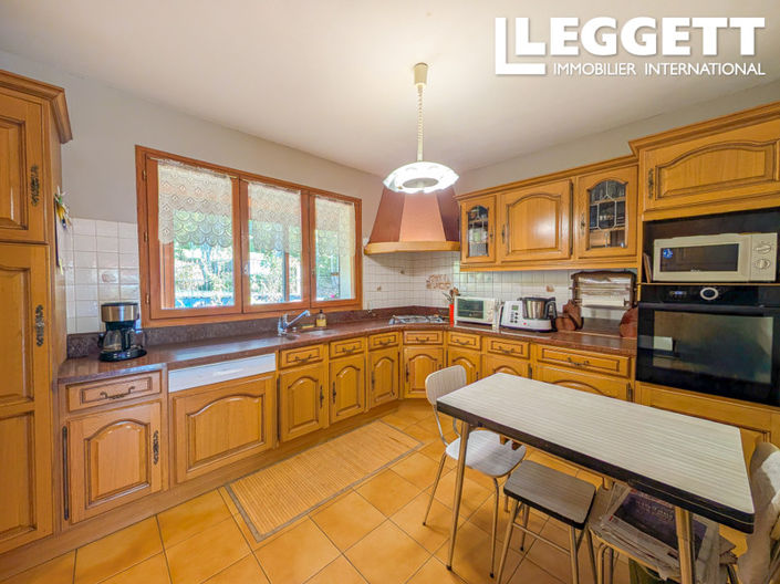 Image No.6-4 Bed House for sale