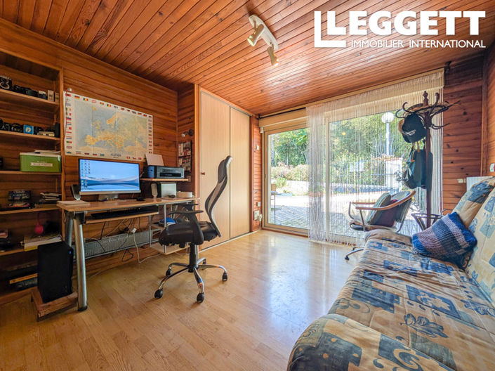 Image No.7-4 Bed House for sale