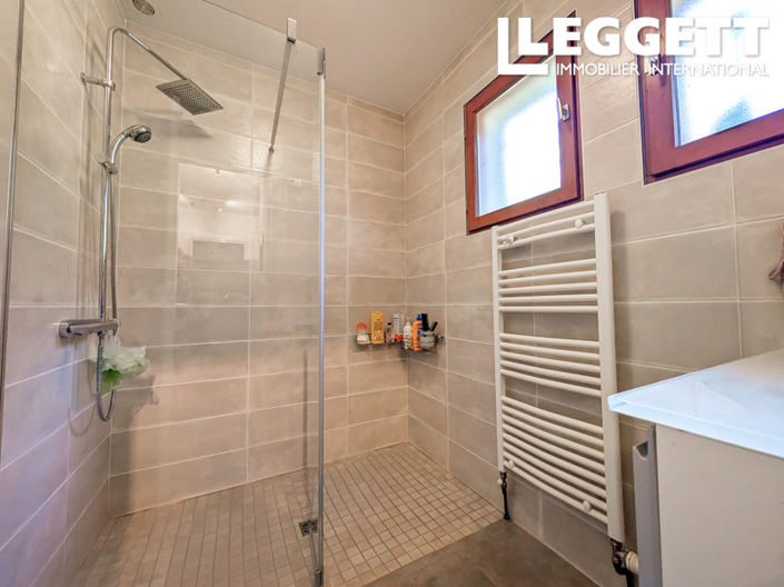 Image No.8-4 Bed House for sale