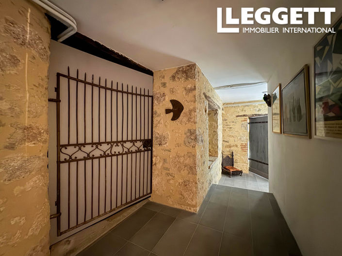 Image No.10-3 Bed House for sale