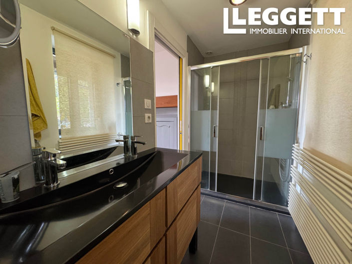 Image No.9-3 Bed House for sale