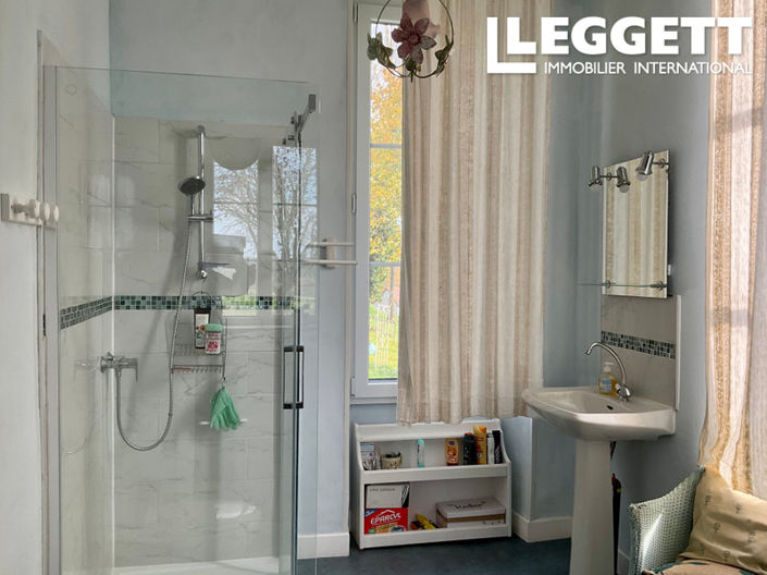 Image No.8-3 Bed House for sale