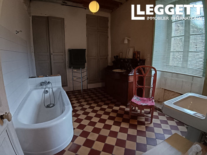 Image No.10-6 Bed House for sale