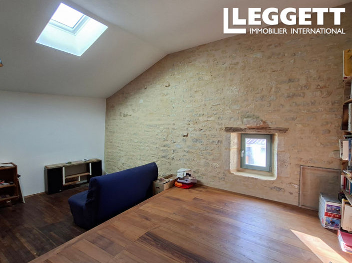 Image No.8-3 Bed House for sale