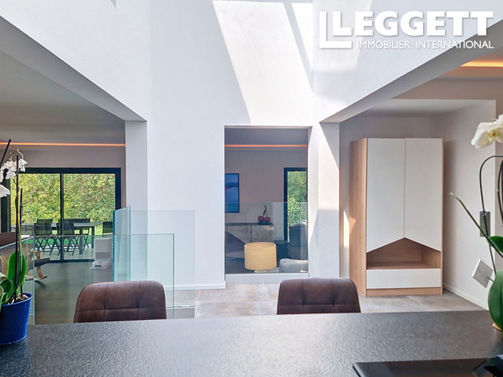 Image No.7-4 Bed House for sale